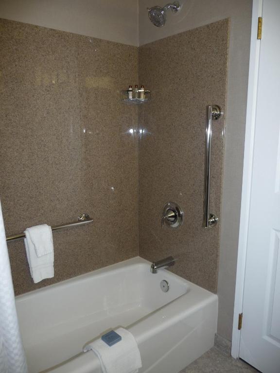 Deluxe King Room – Non-Smoking