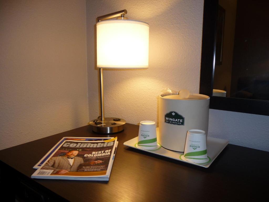 King Room with Roll-in Shower – Mobility AccessNon-Smoking