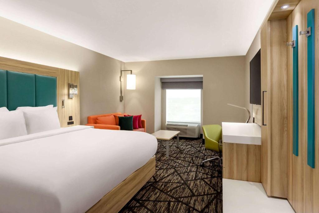 King Studio Suite – Non-Smoking