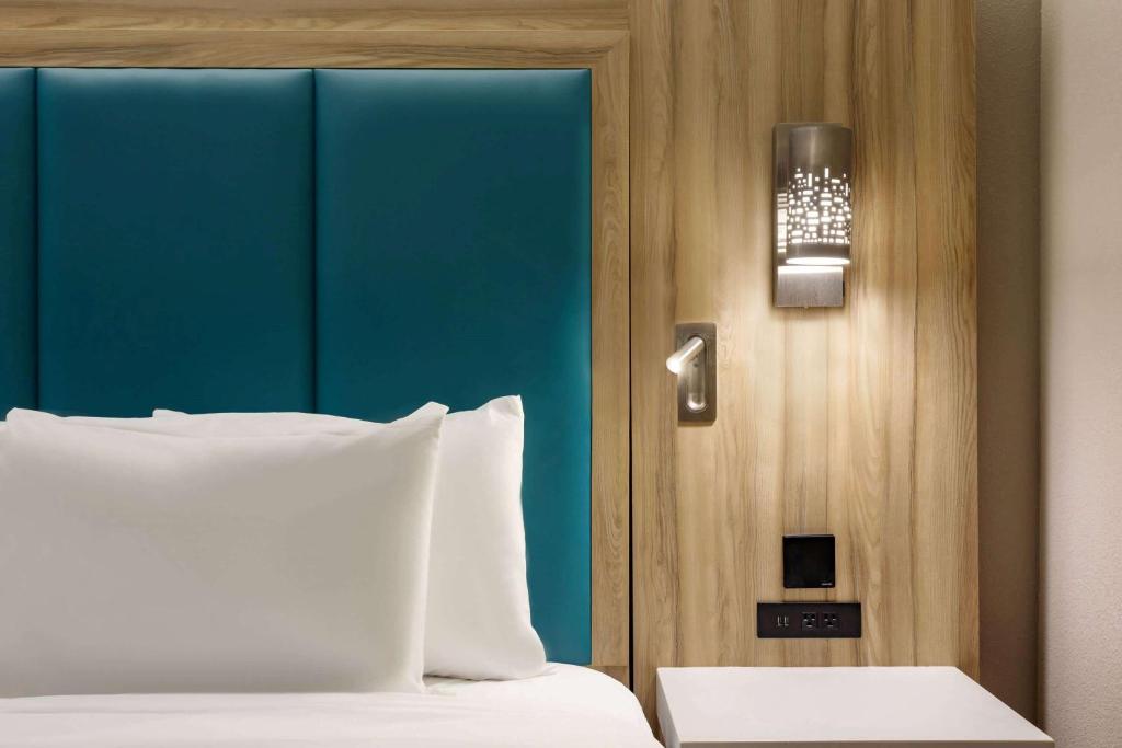 Queen Room with Two Queen Beds – Non-Smoking