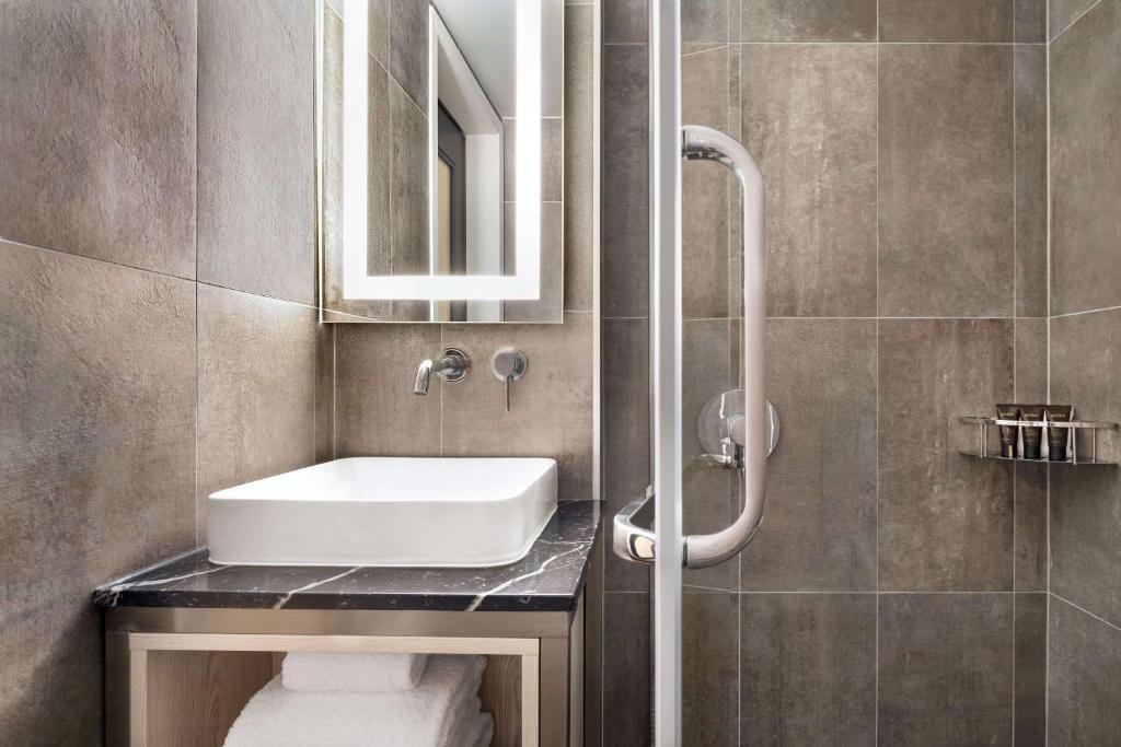 Queen Room – Non-Smoking