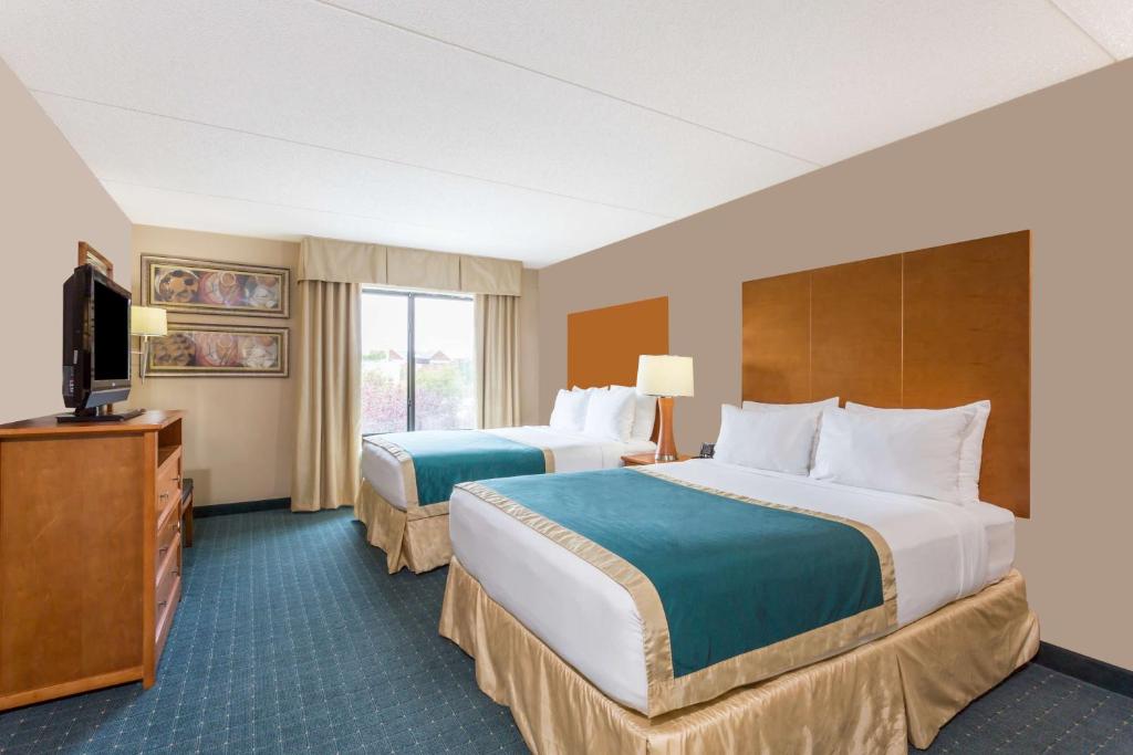 One-Bedroom Suite with Two Queen Beds – Non-Smoking