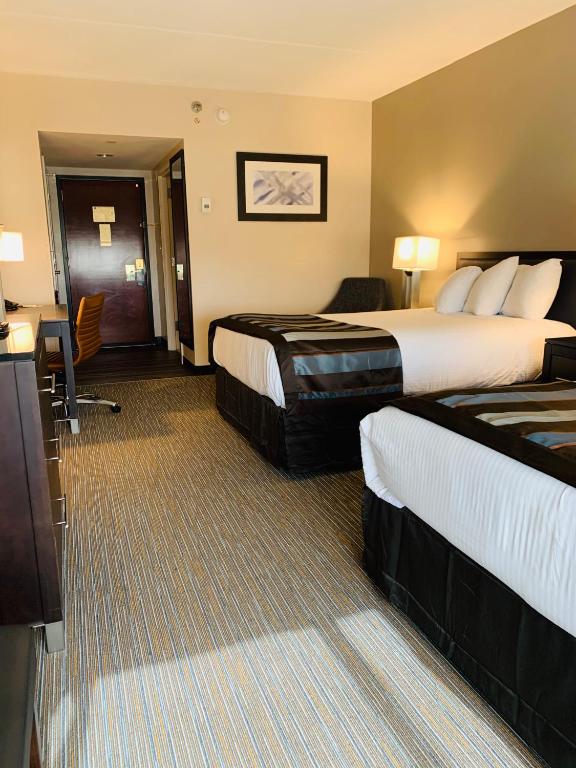 Deluxe Double Room with Two Double Beds – Disability Access – Non-Smoking