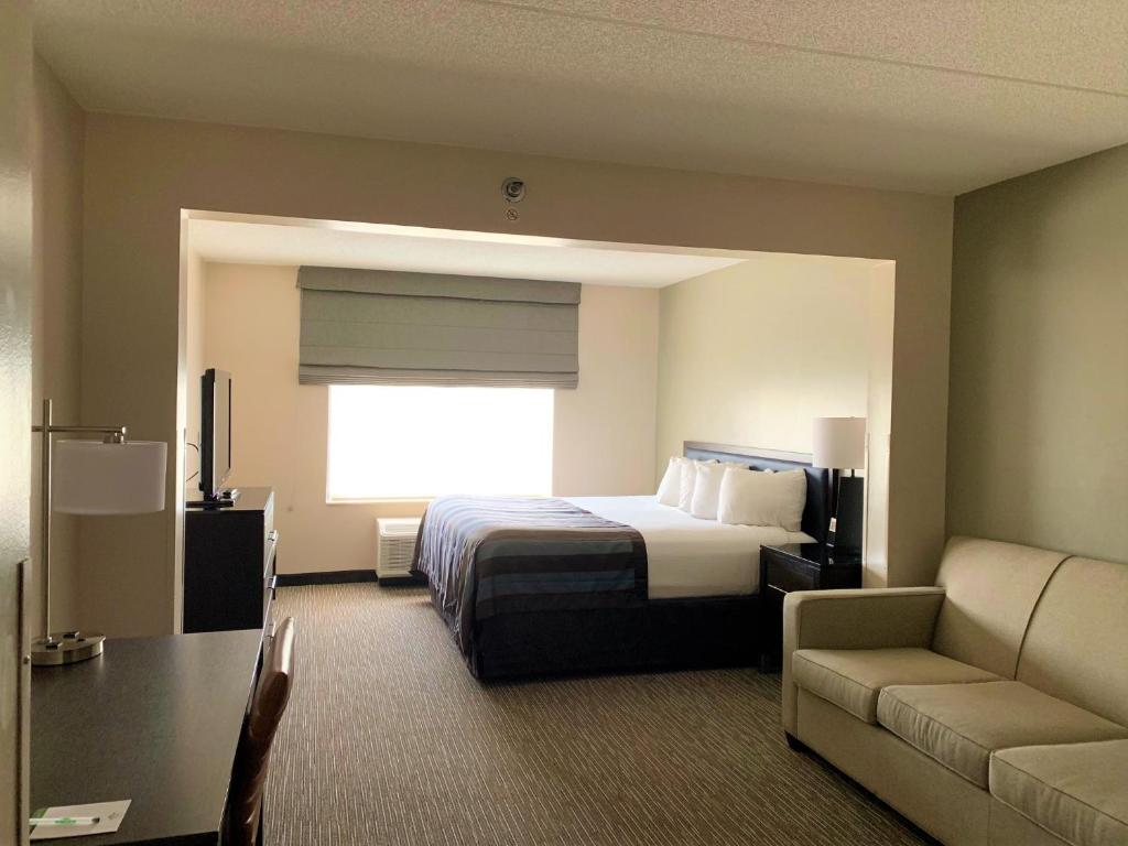 King Room with Sofa Bed – Non-Smoking