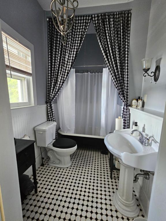 Queen Room with Garden View