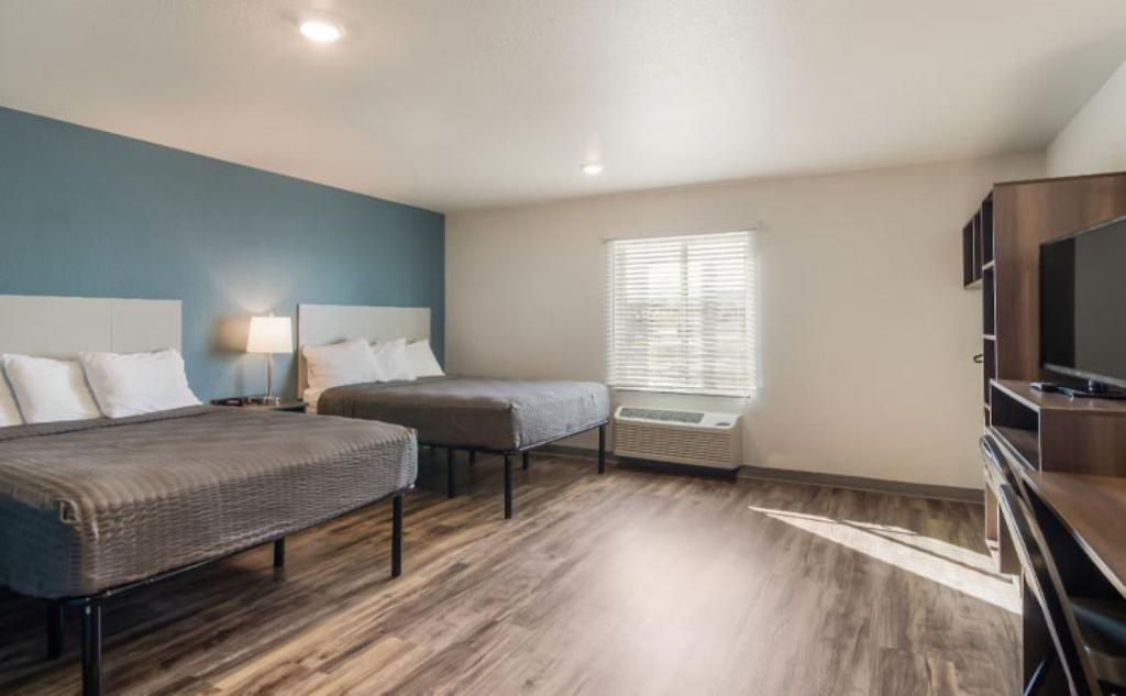 Queen Suite with Two Queen Beds – Non Smoking