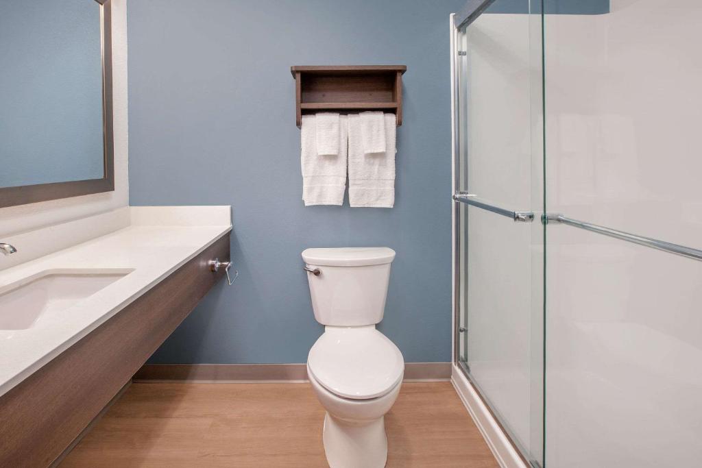 Standard Queen Room with Two Queen Beds – Non-Smoking