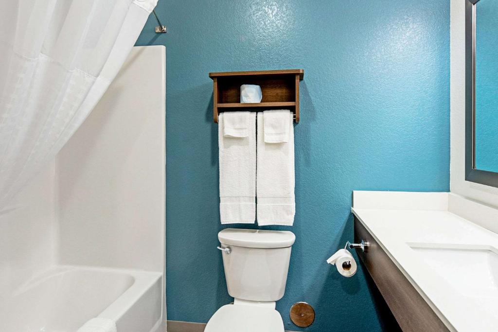 Standard Queen Room with Two Queen Beds – Non-Smoking