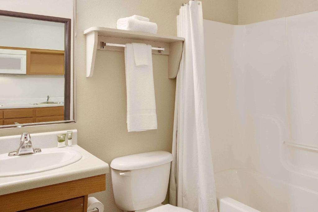 Standard Queen Room – Non-Smoking