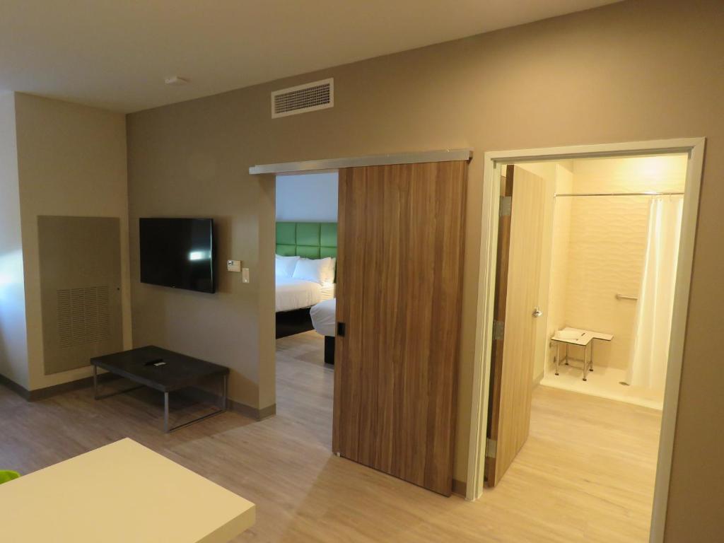 2 Queen Bed Mobility Accessible Room 1BR Suite roll in shower Non-Smoking