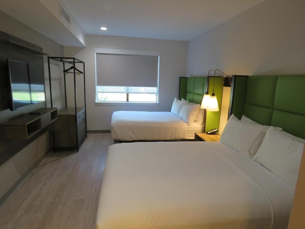 2 Queen Bed Mobility Accessible Room 1BR Suite roll in shower Non-Smoking