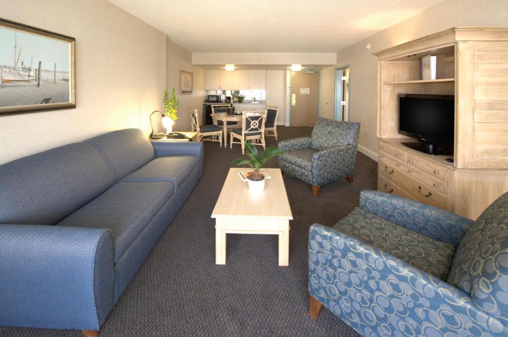 Coastal One-Bedroom Queen Suite with Two Queen Beds – Non-Smoking