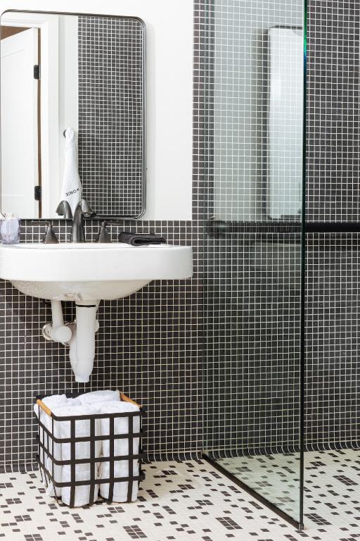 Queen Studio – Disability Access